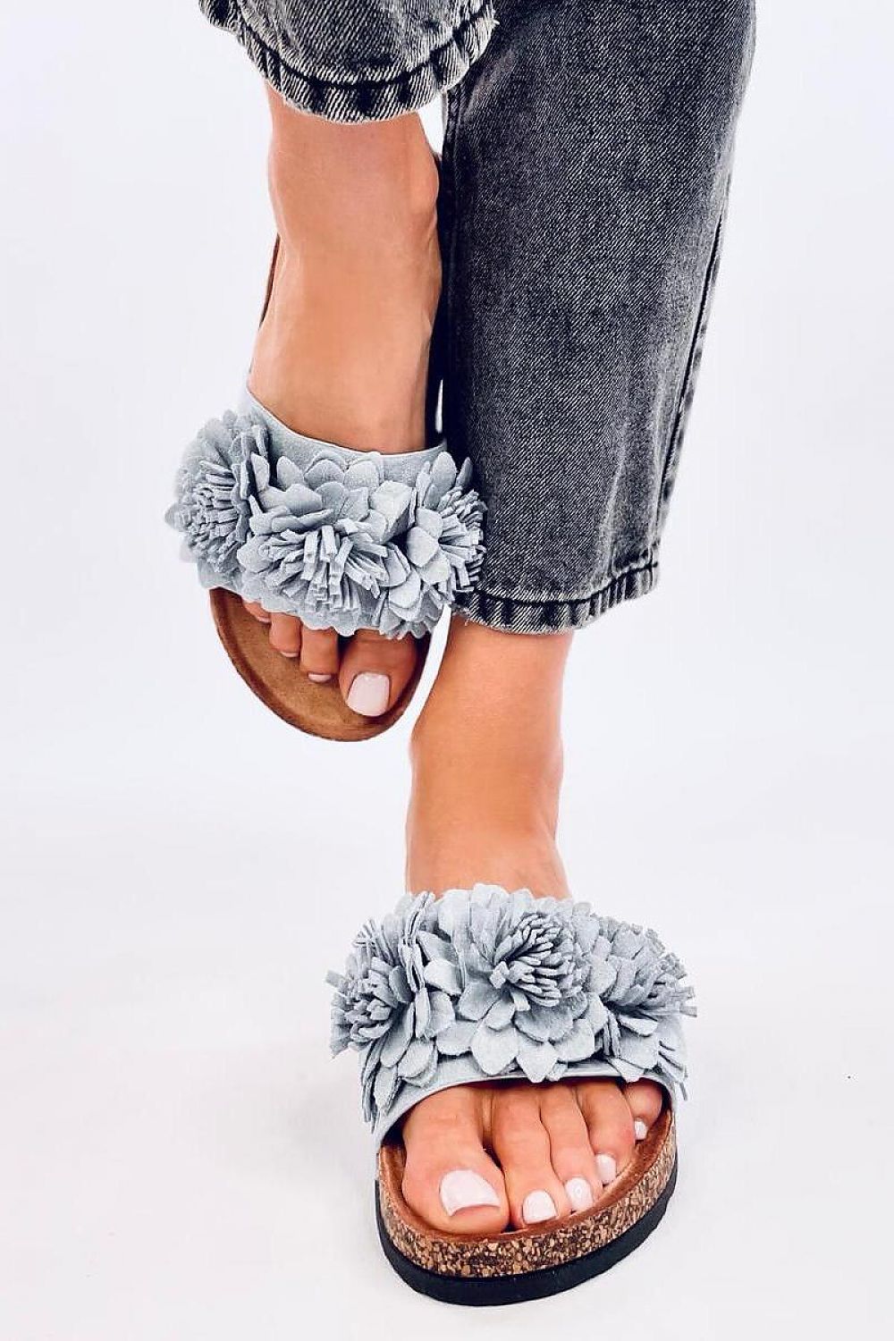 Pantoletten model 197331 Inello