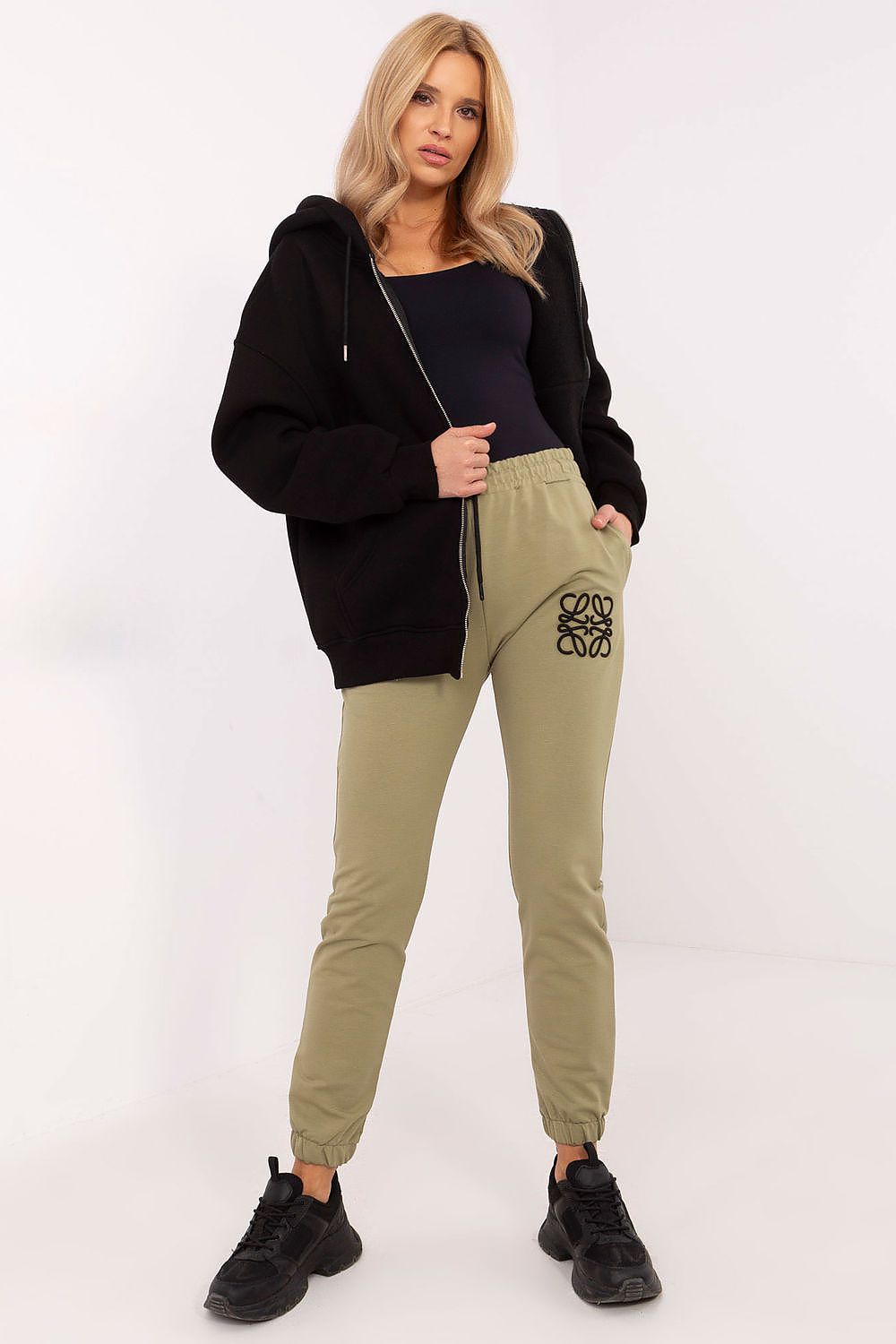 Sportanzug Hosen model 206053 Relevance