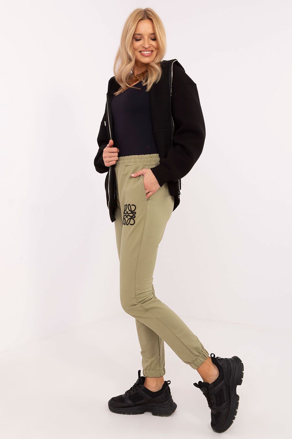 Sportanzug Hosen model 206053 Relevance