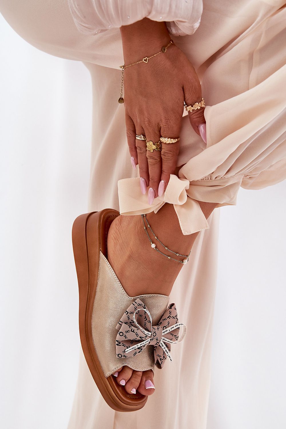 Pantoletten model 211954 Step in style