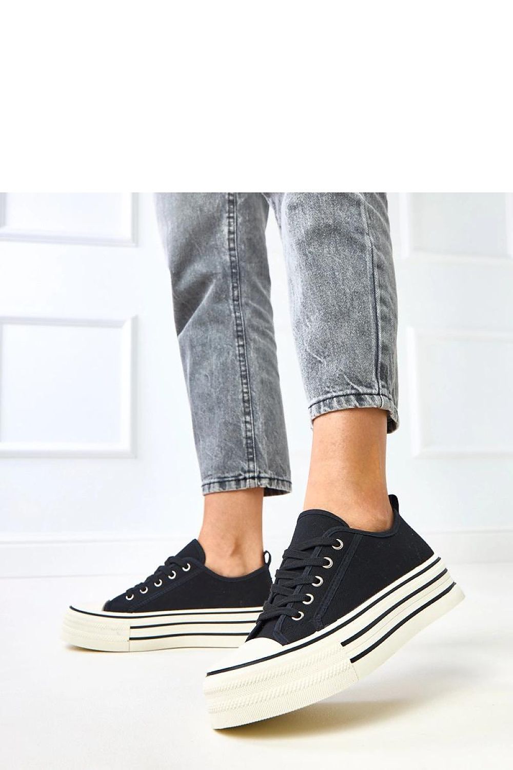 Sneakers model 218155 Solea