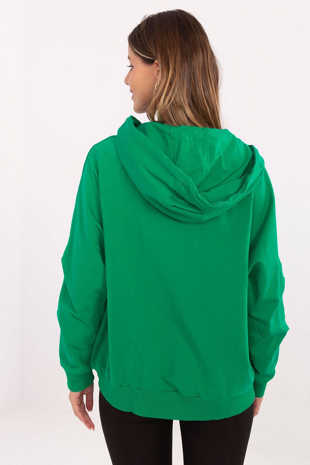 Sweater model 220408 Relevance