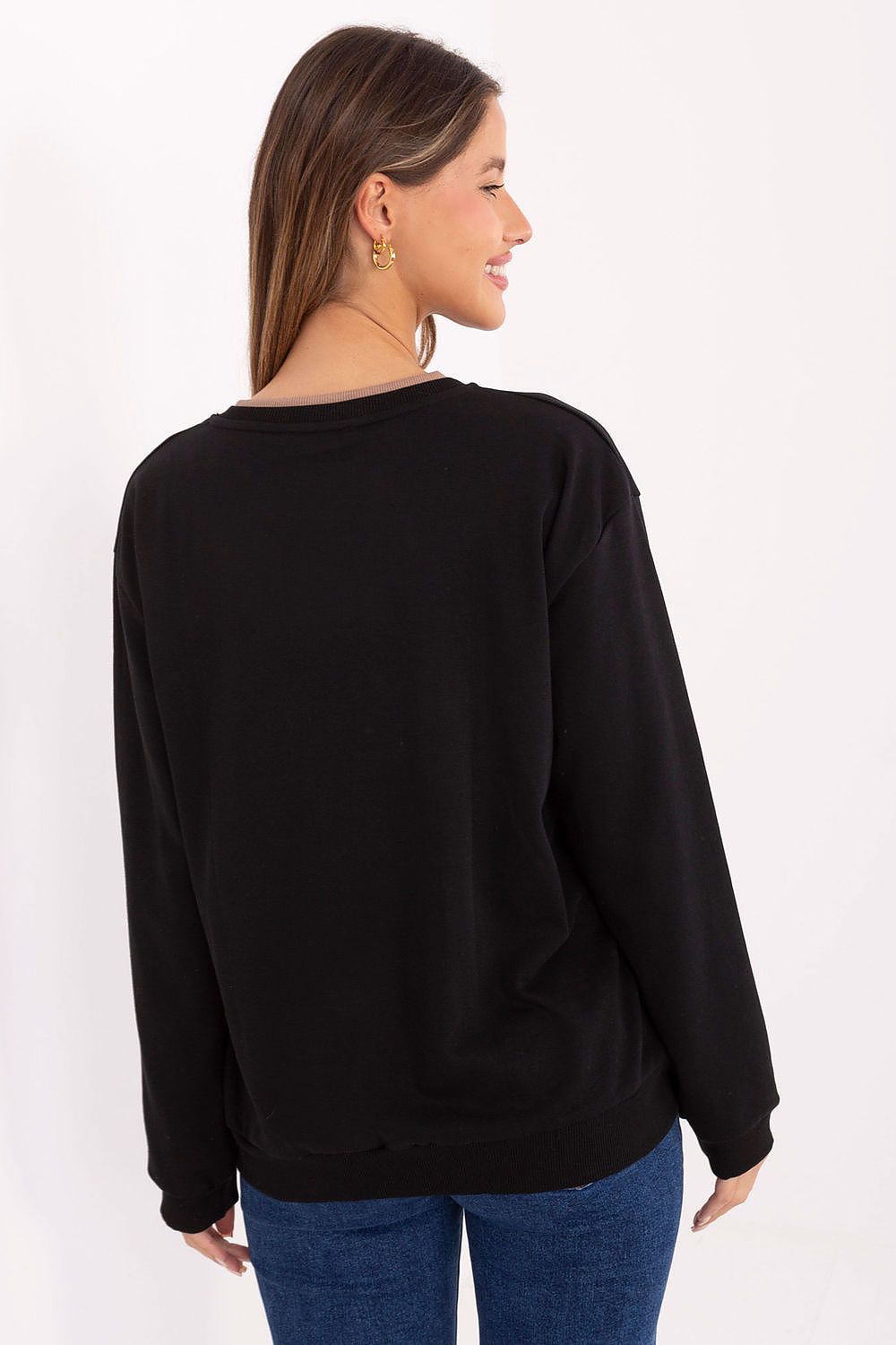Sweater model 220413 Relevance