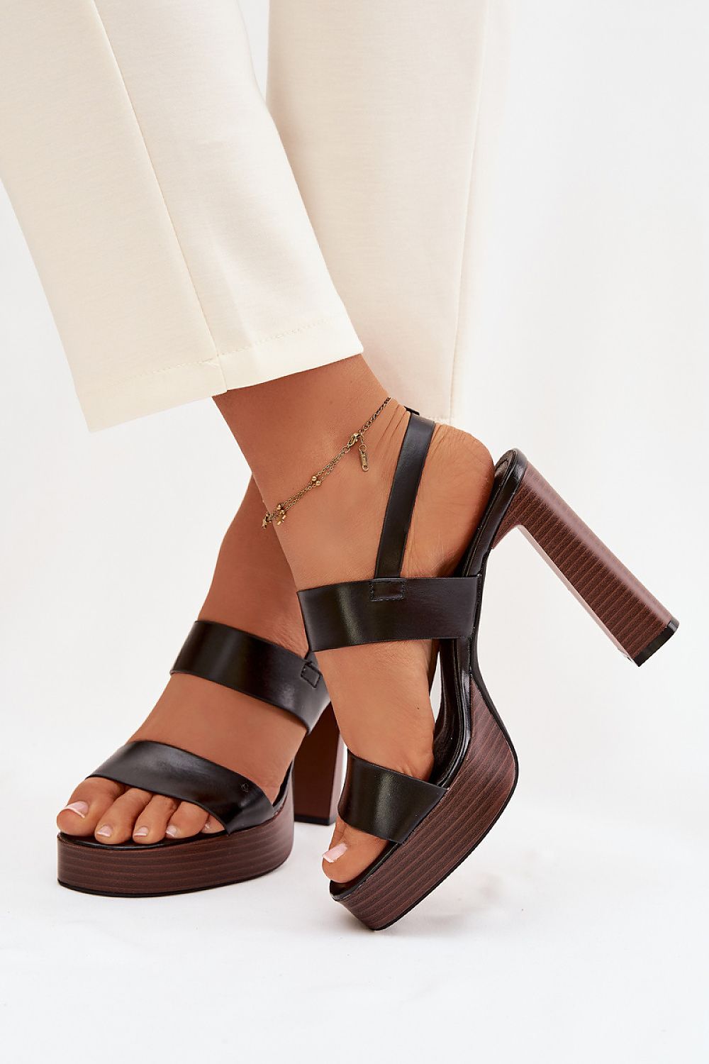 Sandalen mit Absatz model 226116 Step in style