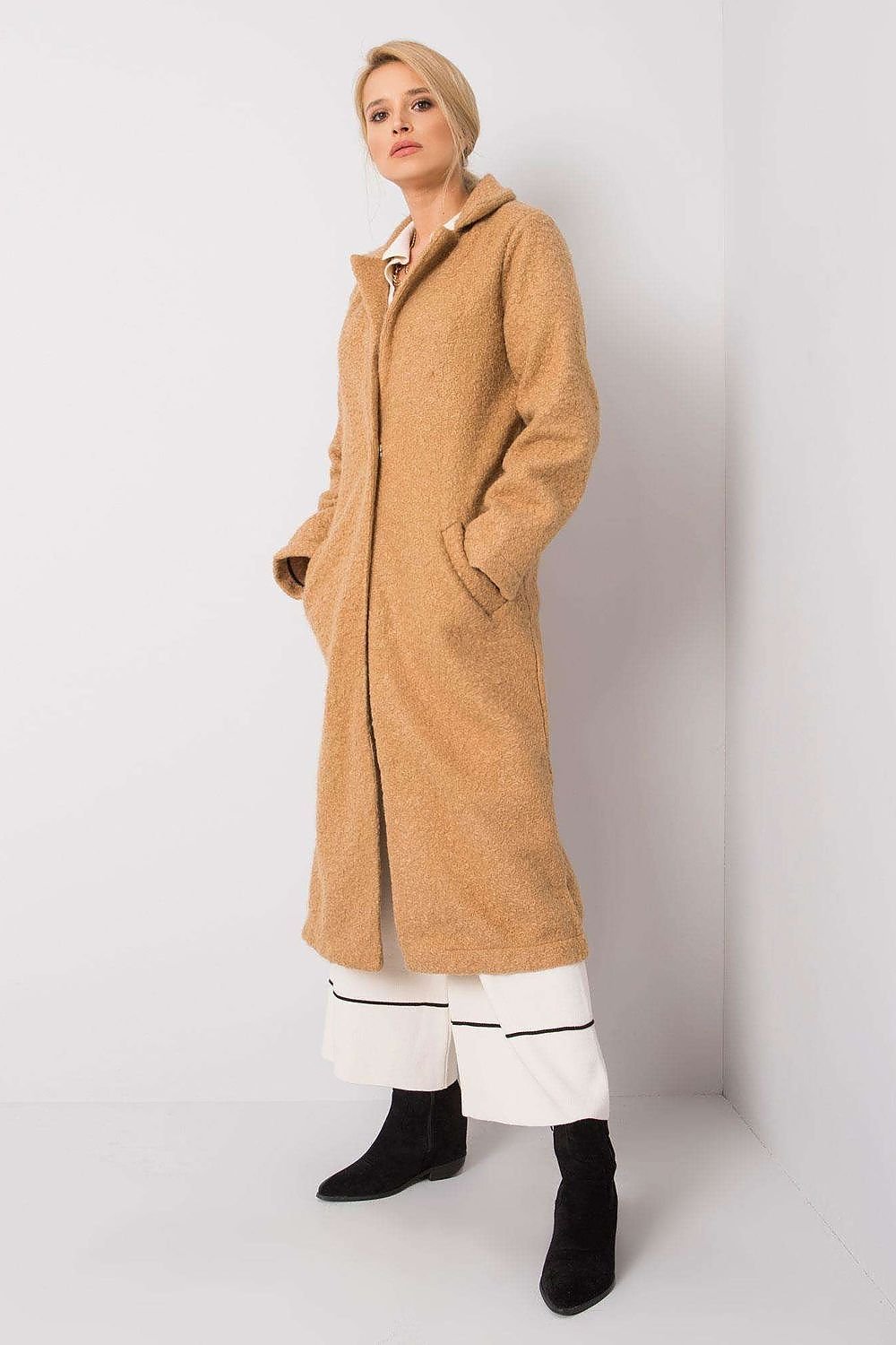 Mantel model 172478 Rue Paris