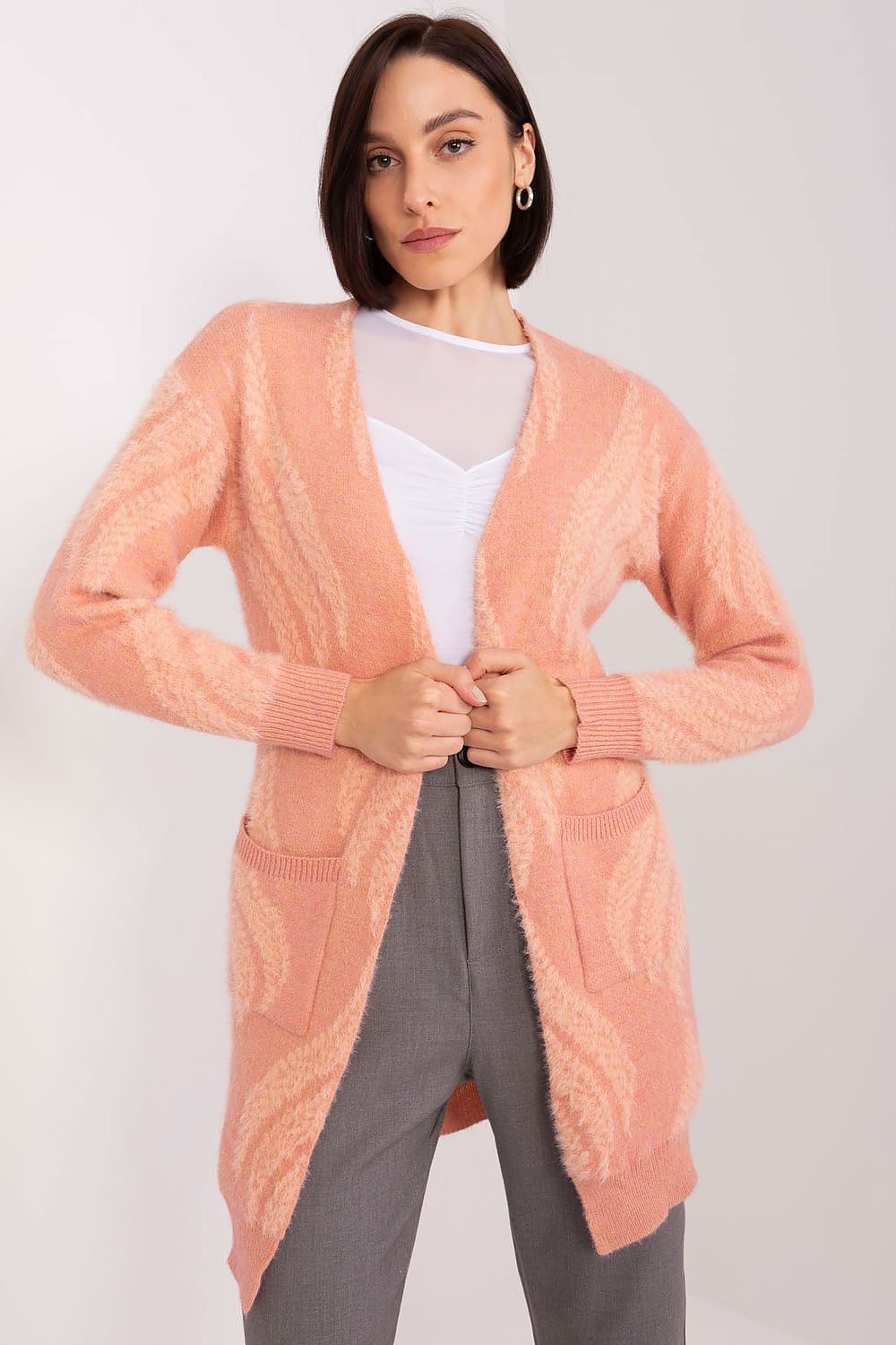  Cardigan model 188277 AT 