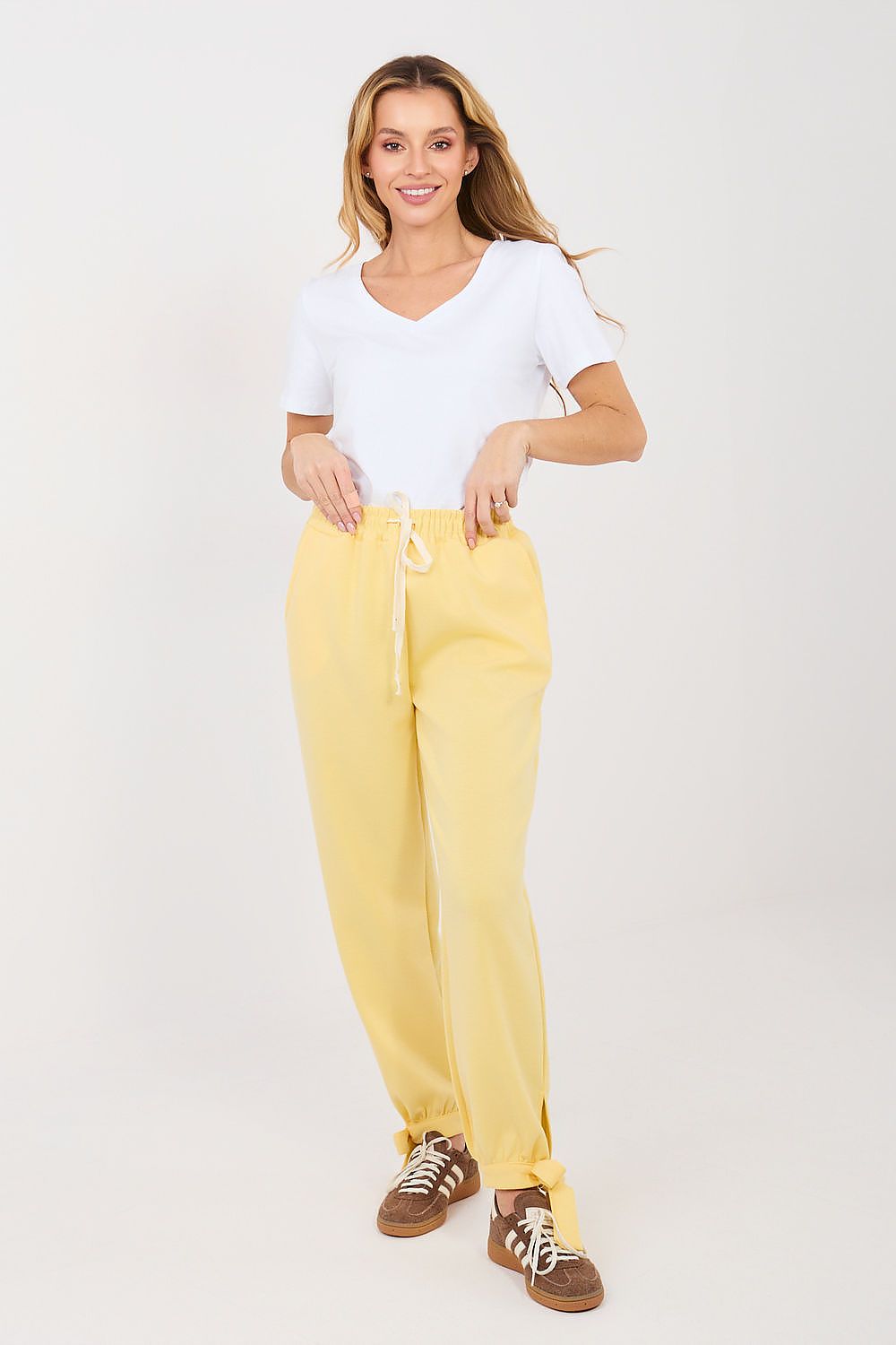  Sportanzug Hosen model 223782 Italy Moda 