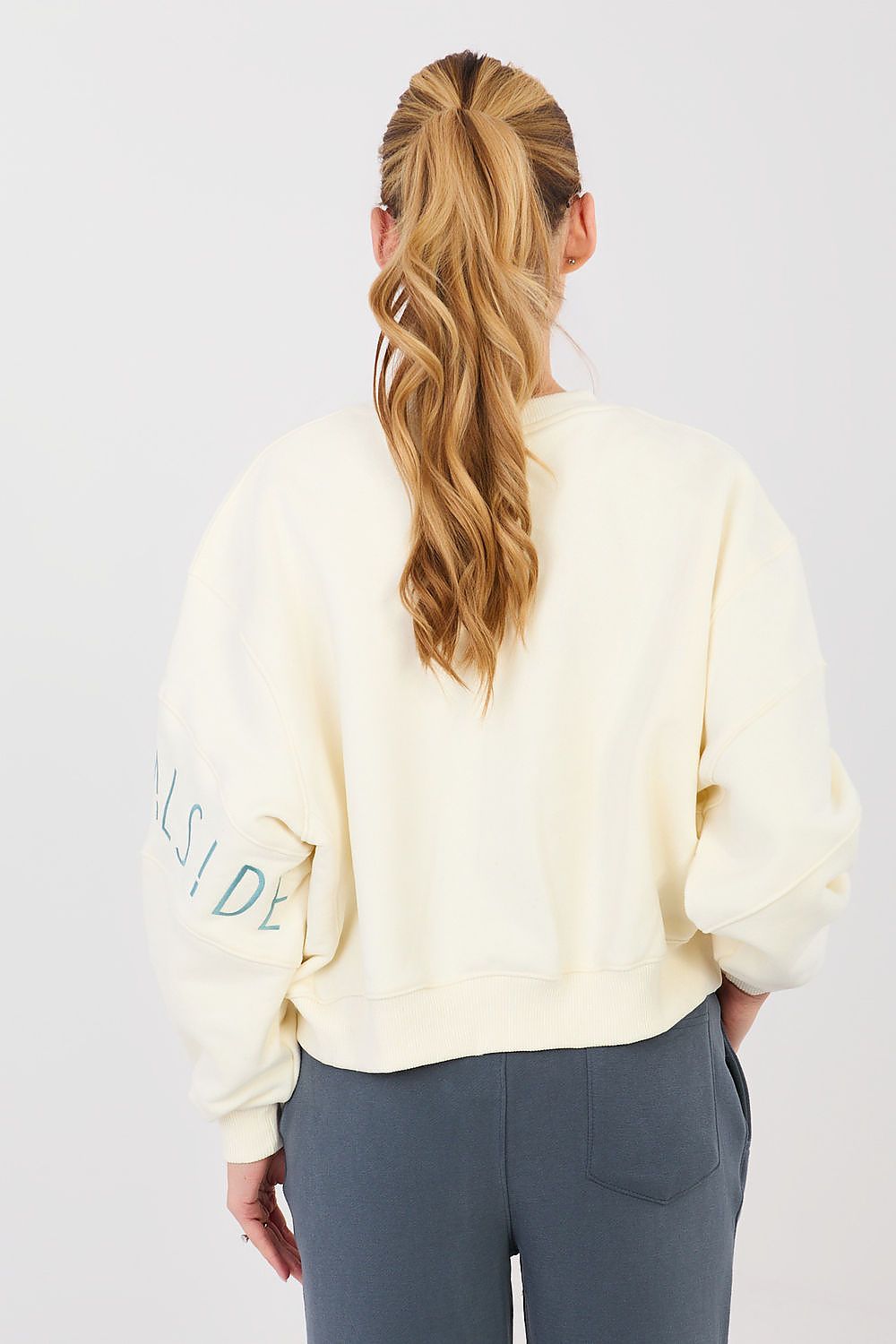  Sweater model 224547 Factory Price 