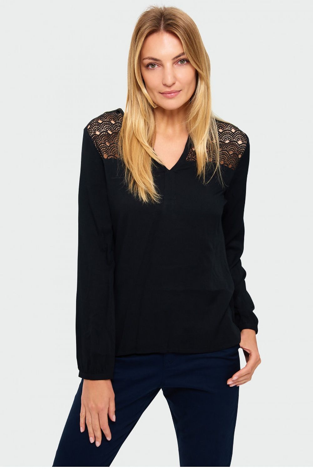  Bluse model 147034 Greenpoint 